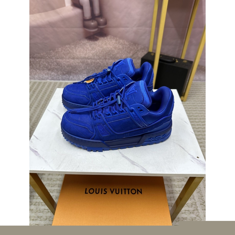 l**is V*t*n sneakers